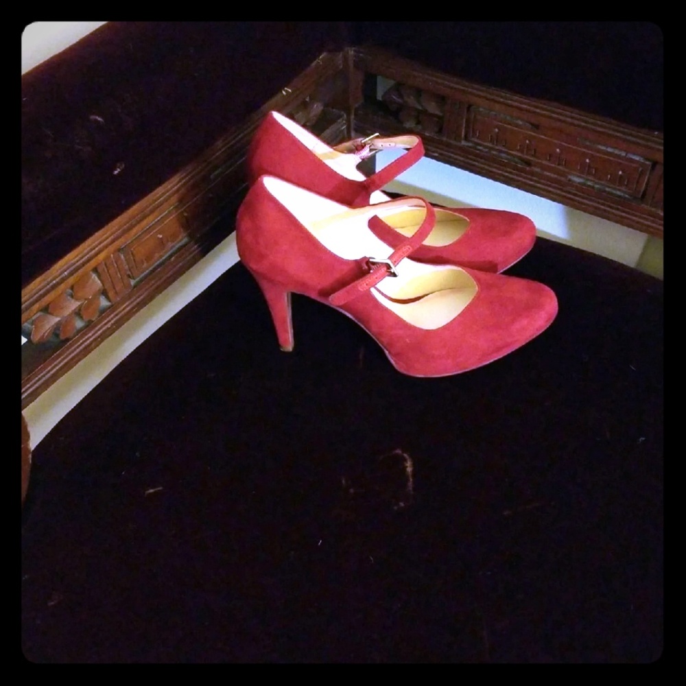 Red Nine West Pumps
